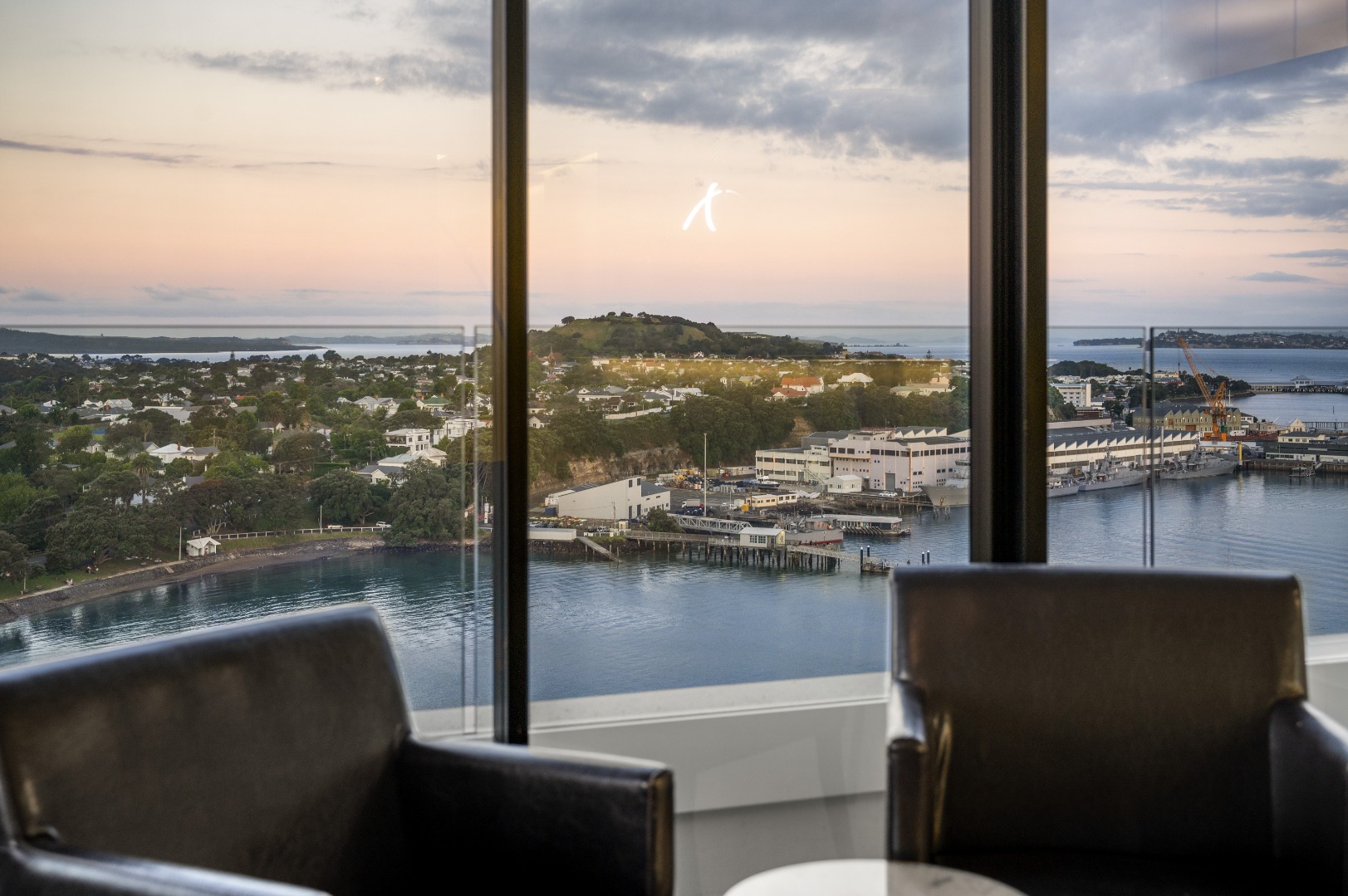Stunning Two bedroom Devonport Apartment! photo