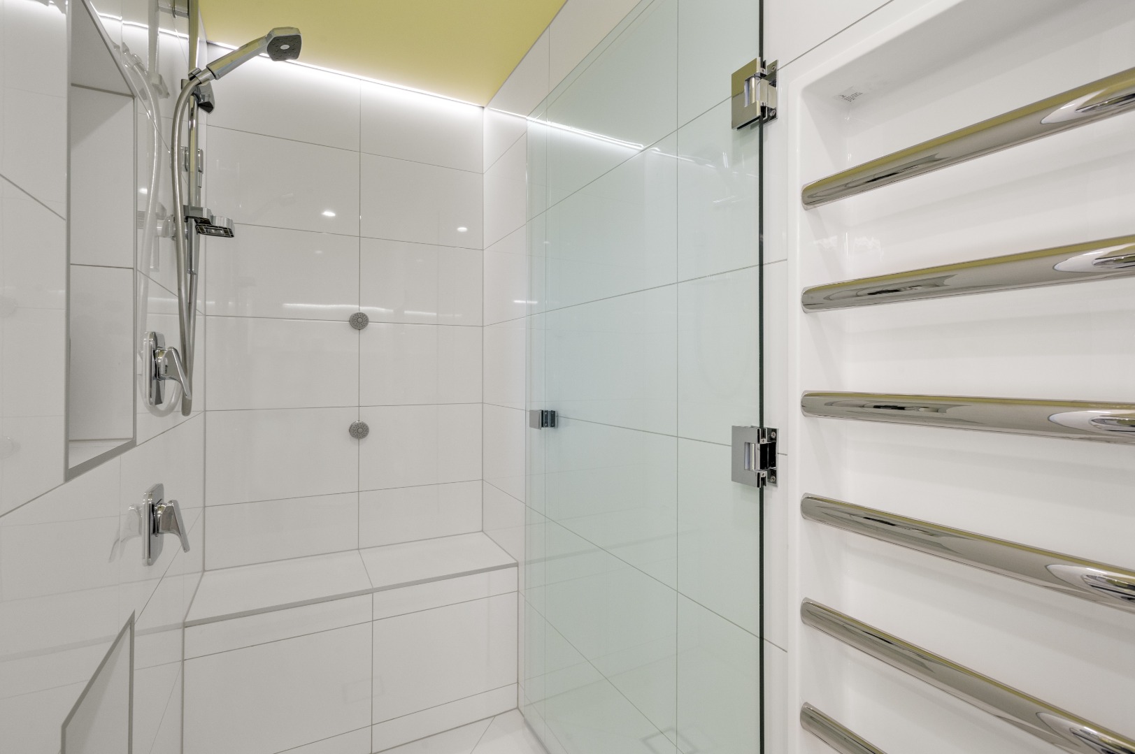 Stunning Two bedroom Devonport Apartment! photo
