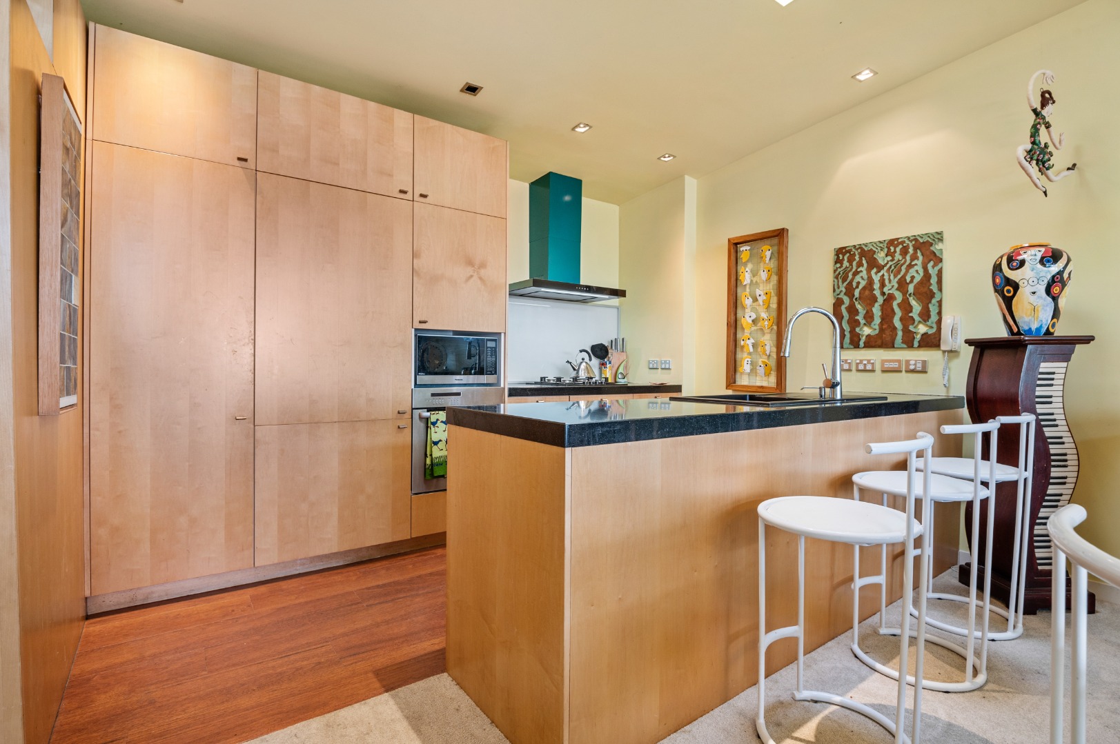 Stunning Beachfront apartment ! photo