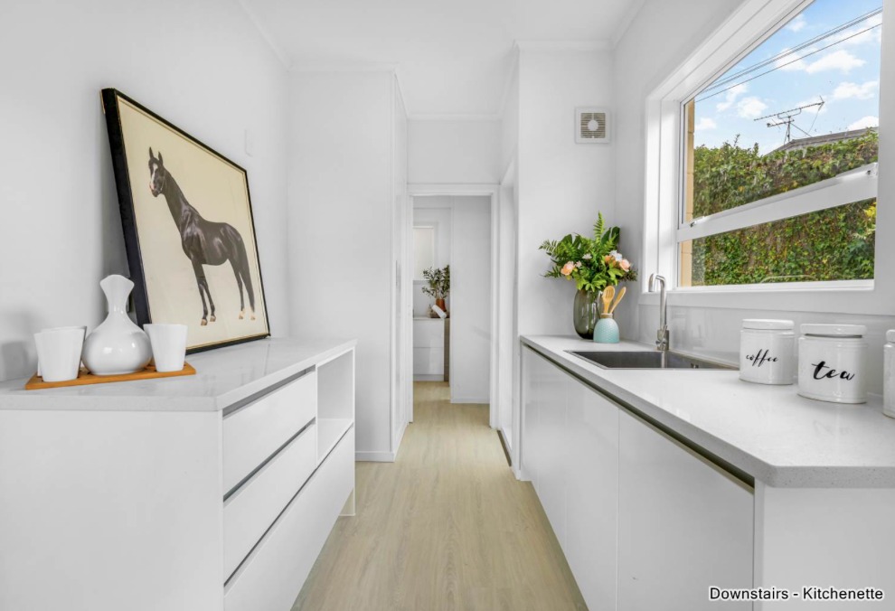 Large Glenfield Family Home with elevated views ! photo