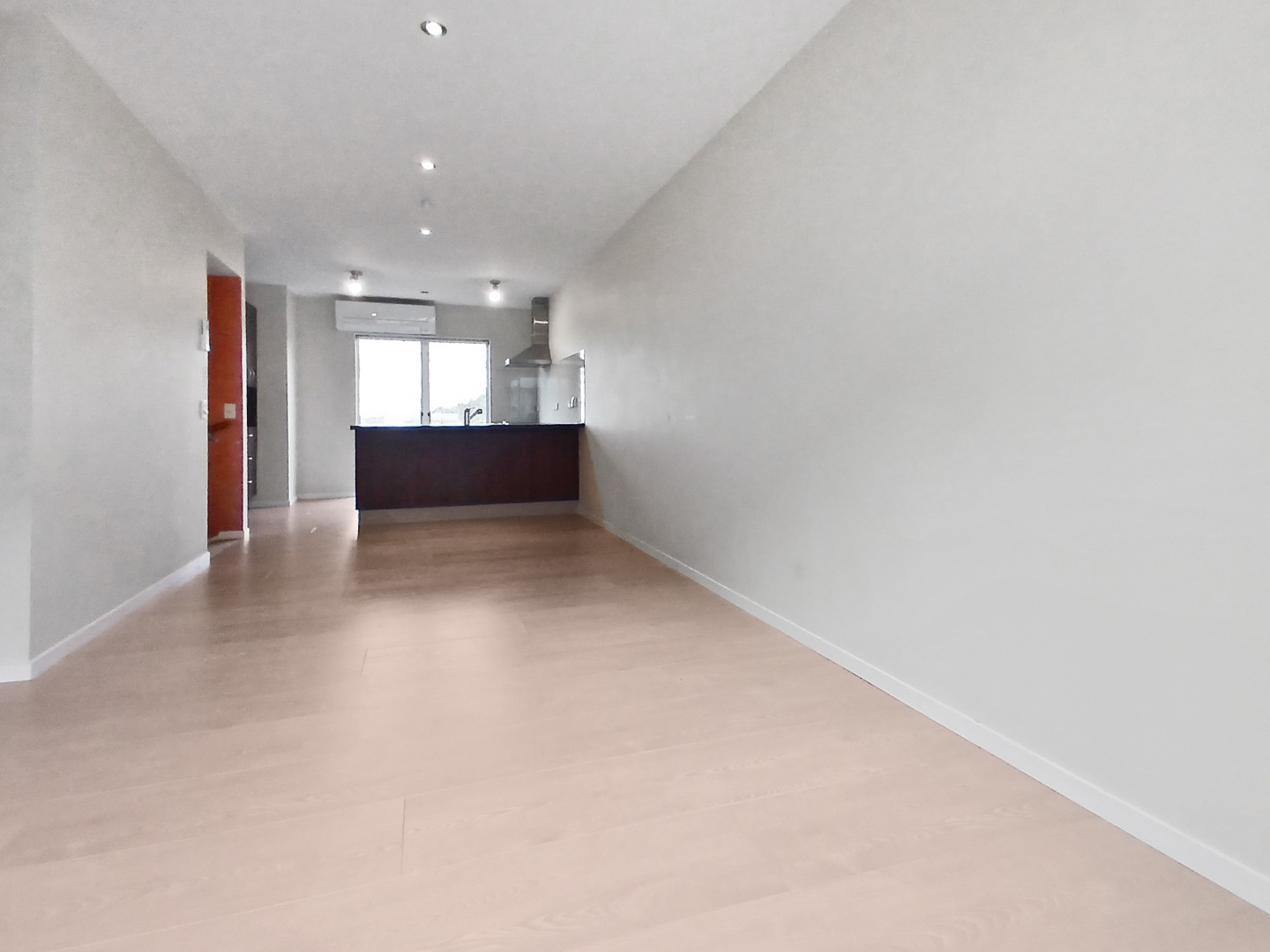 Modern Two bedroom  terraced townhouse! photo