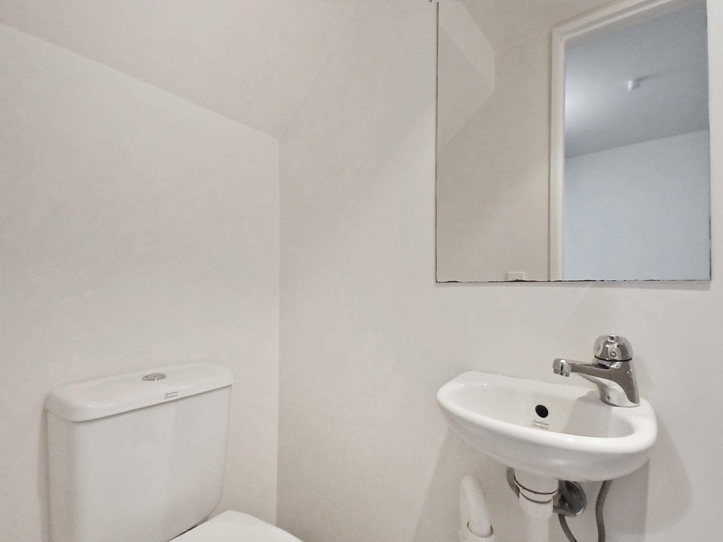 Modern Two bedroom  terraced townhouse! photo