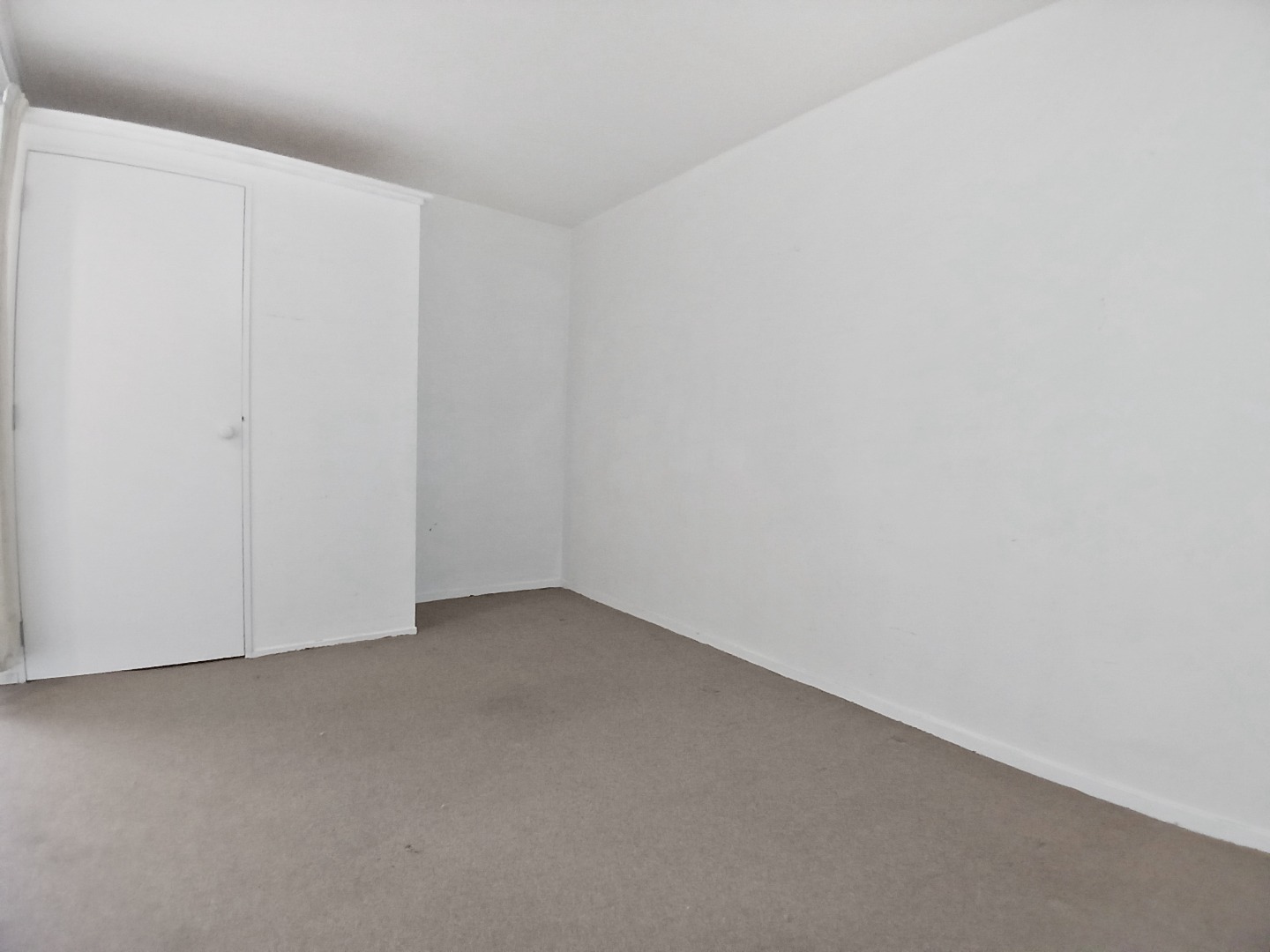 Modern Two bedroom  terraced townhouse! photo
