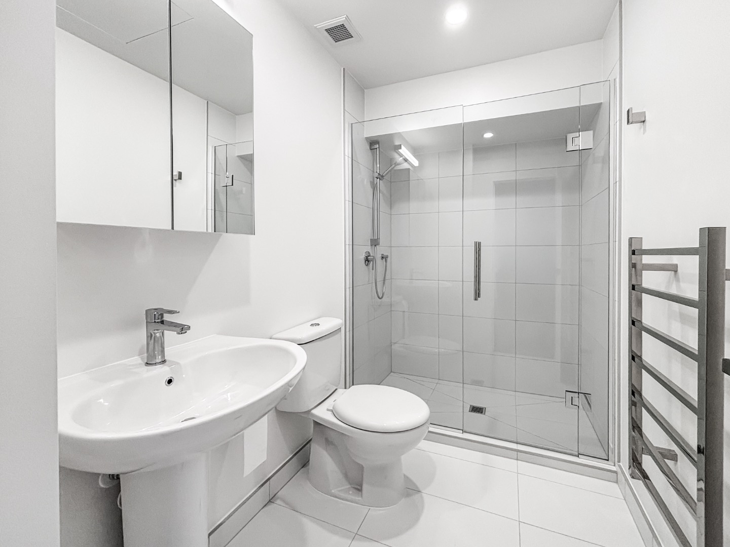 City Living with Space & Style – 2 Bedroom + Bonus Room! photo