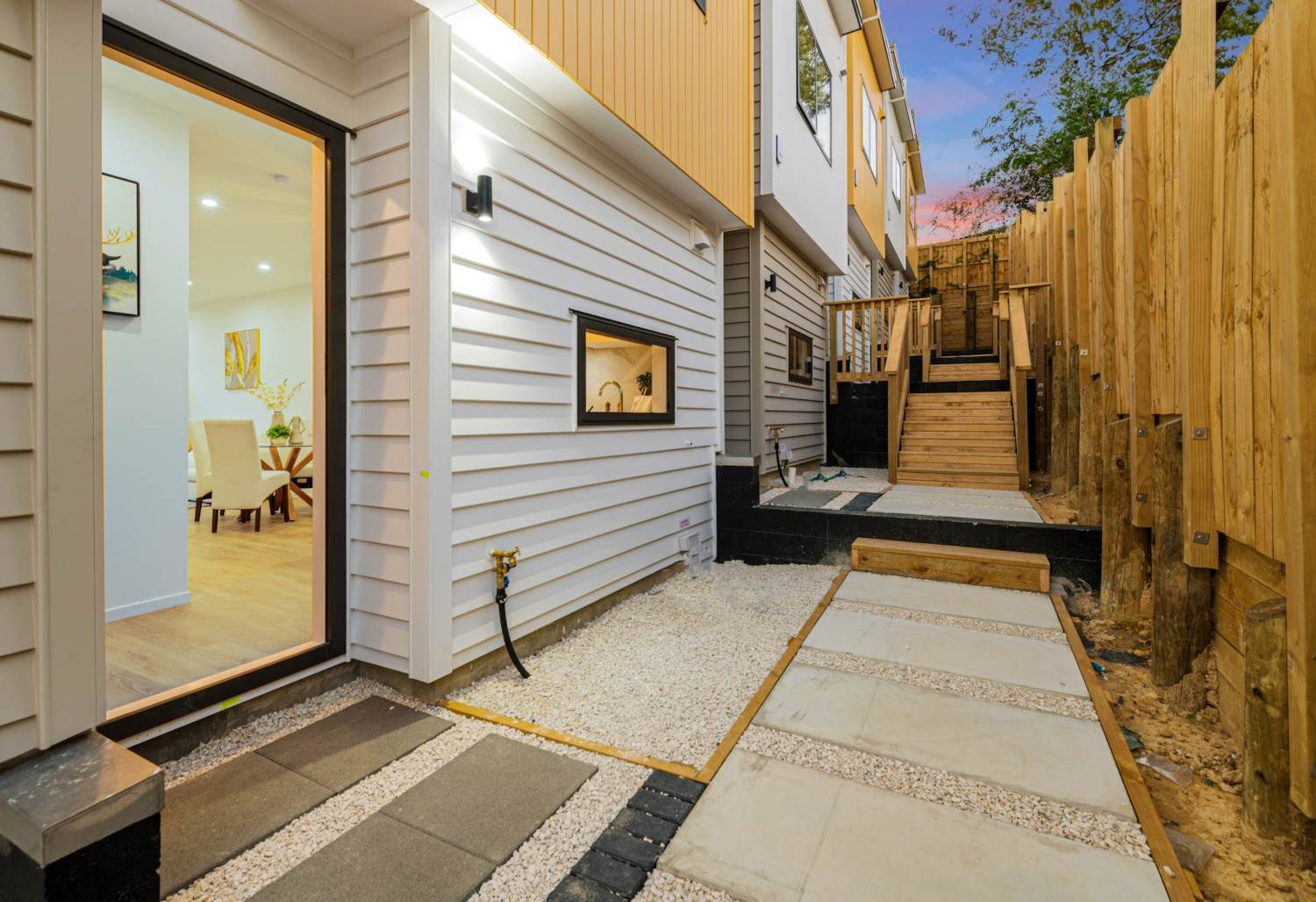 Pakuranga Heights - 2 Bedrooms with 1.5 Bathrooms  photo