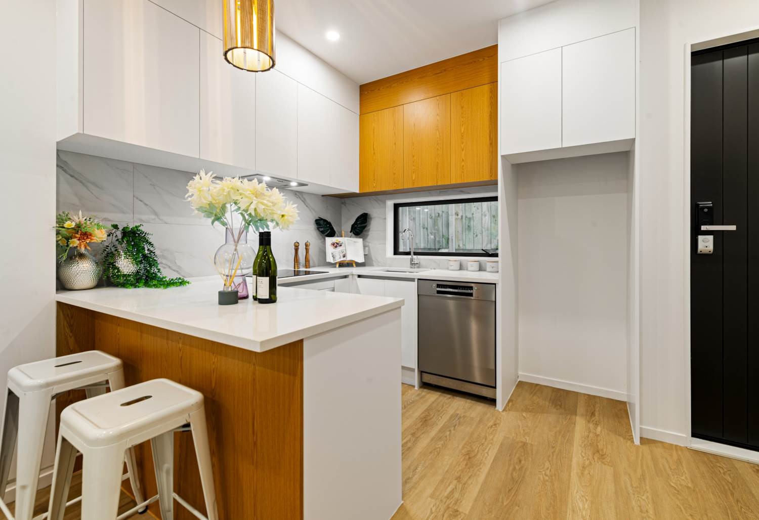 Pakuranga Heights - 2 Bedrooms with 1.5 Bathrooms  photo