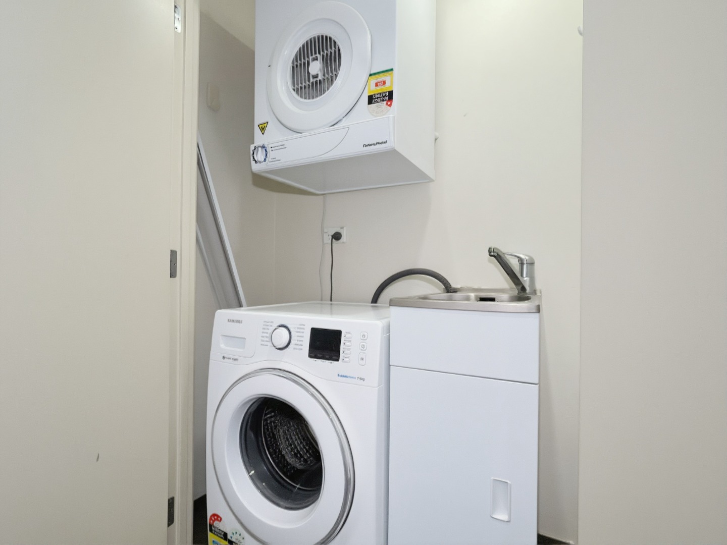 Spacious 2 bedroom apartment next to St Lukes mall  photo