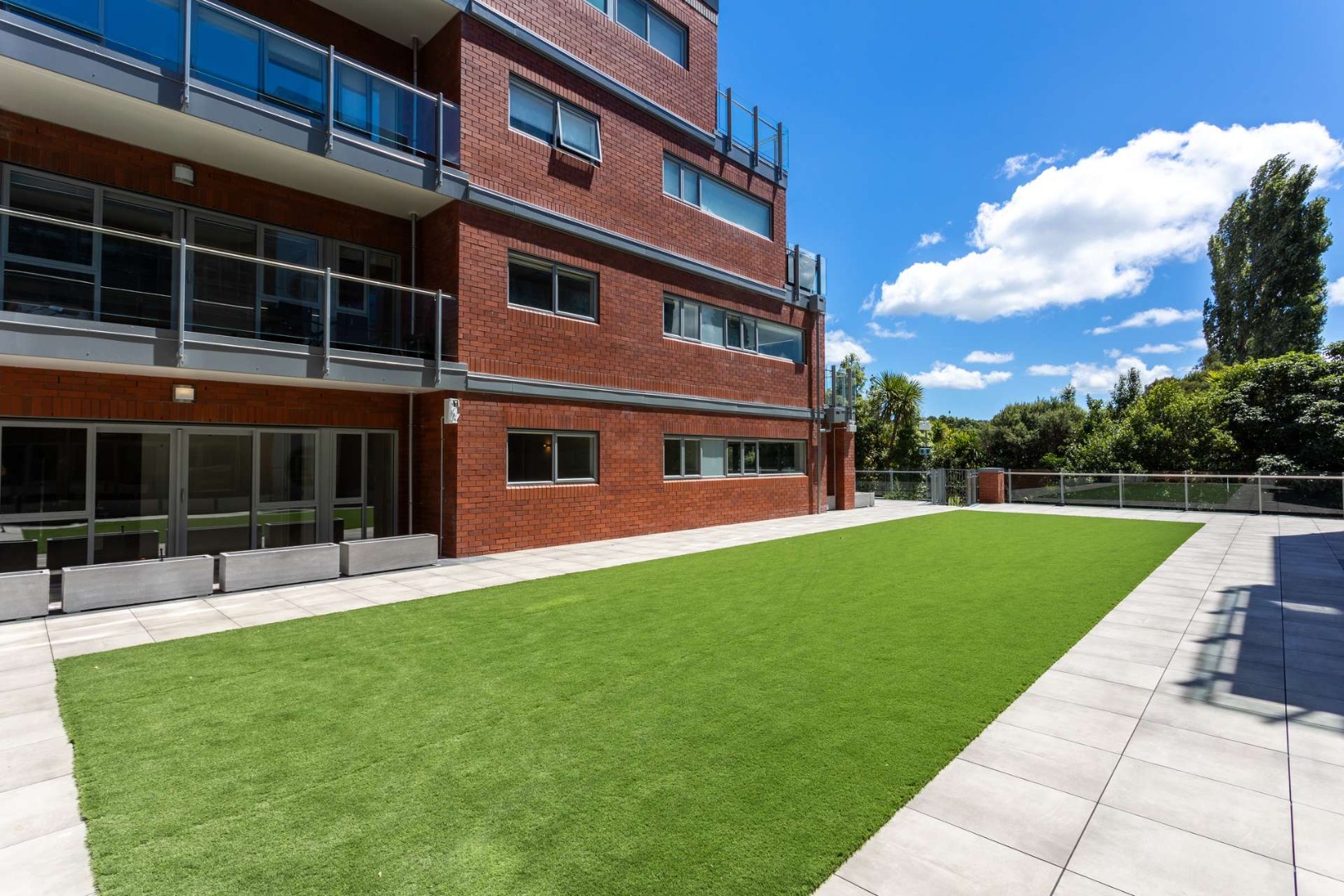 Spacious 2 bedroom apartment next to St Lukes mall  photo