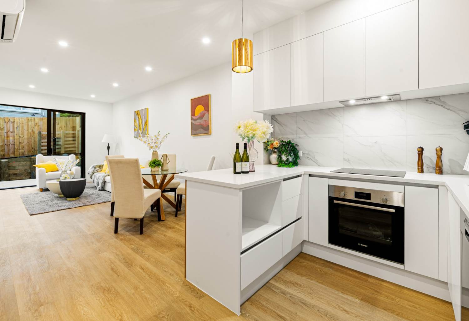 Pakuranga Heights - 2 Bedrooms with 1.5 Bathrooms  photo