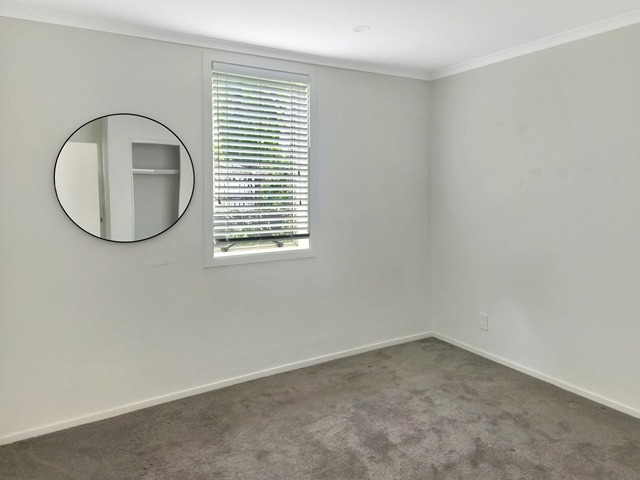 Mt Eden - Modern Townhouse - 5 Bedrooms and 4 Carparks photo