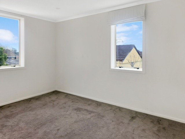 Mt Eden - Modern Townhouse - 5 Bedrooms and 4 Carparks photo