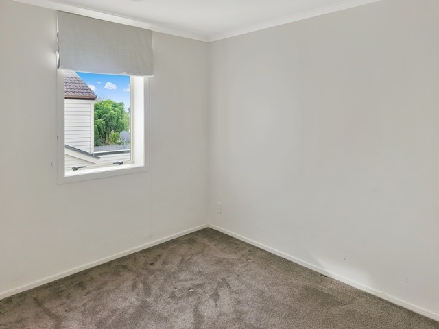 Mt Eden - Modern Townhouse - 5 Bedrooms and 4 Carparks photo