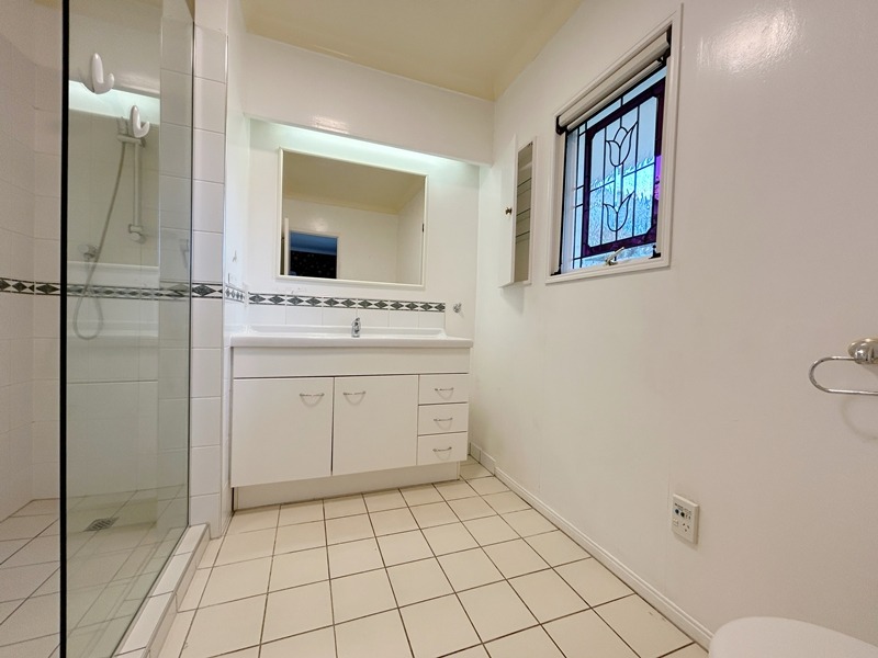EPSOM - Charismatic home in royal DGZ location  photo