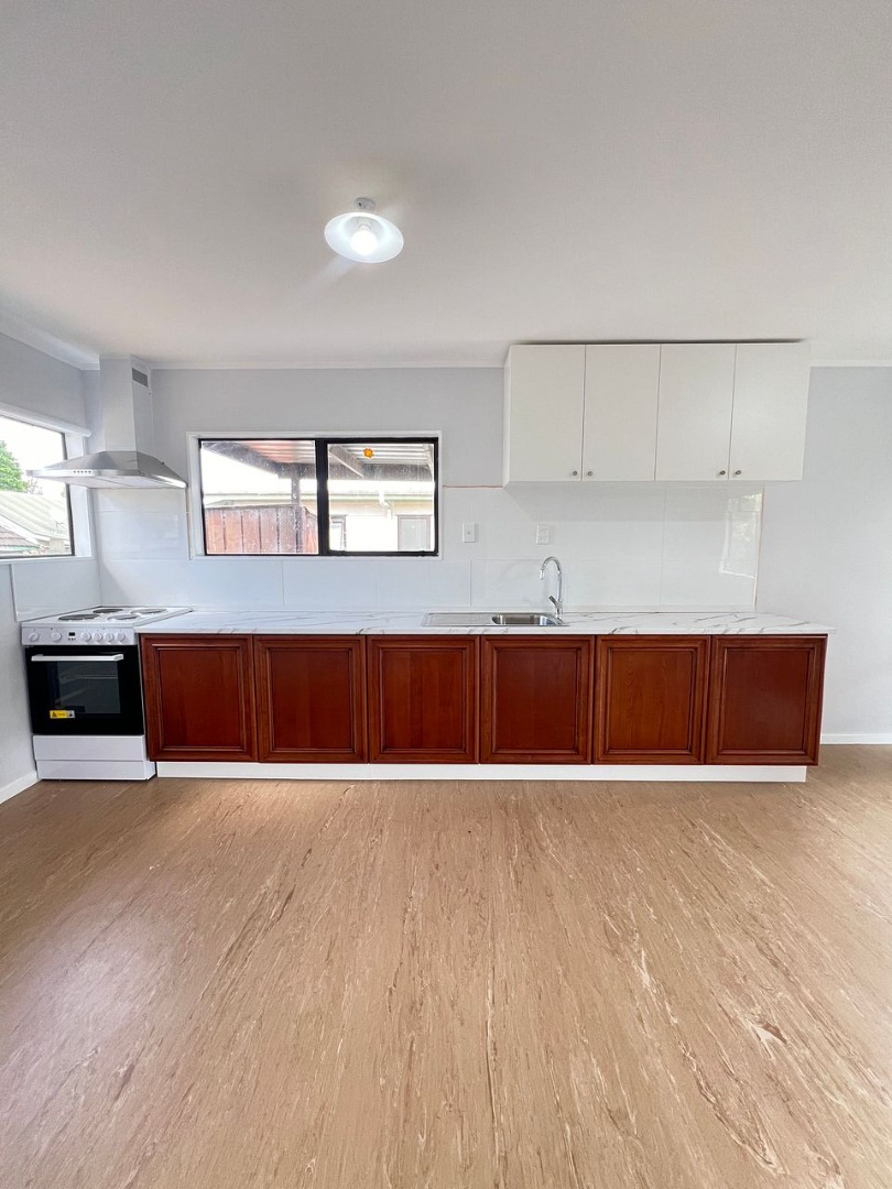 Sunny & Renovated 2-Bedroom Home – Private Backyard in Papakura photo