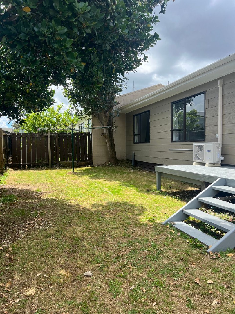 Sunny & Renovated 2-Bedroom Home – Private Backyard in Papakura photo