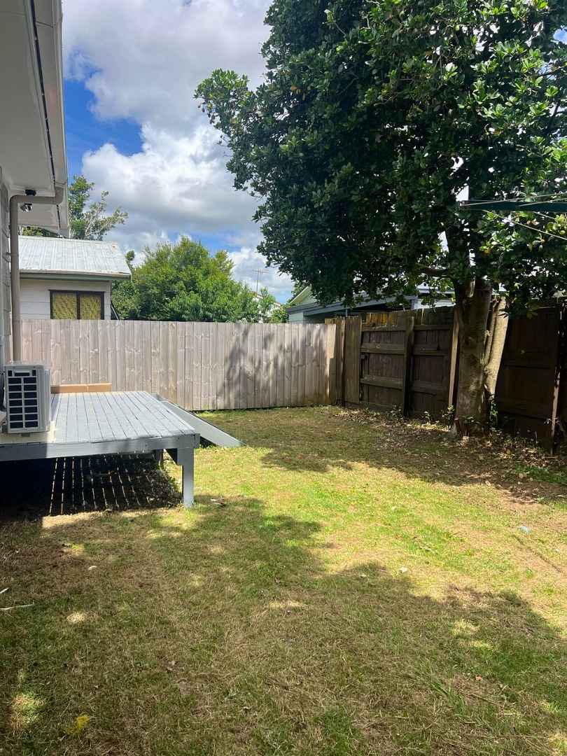 Sunny & Renovated 2-Bedroom Home – Private Backyard in Papakura photo