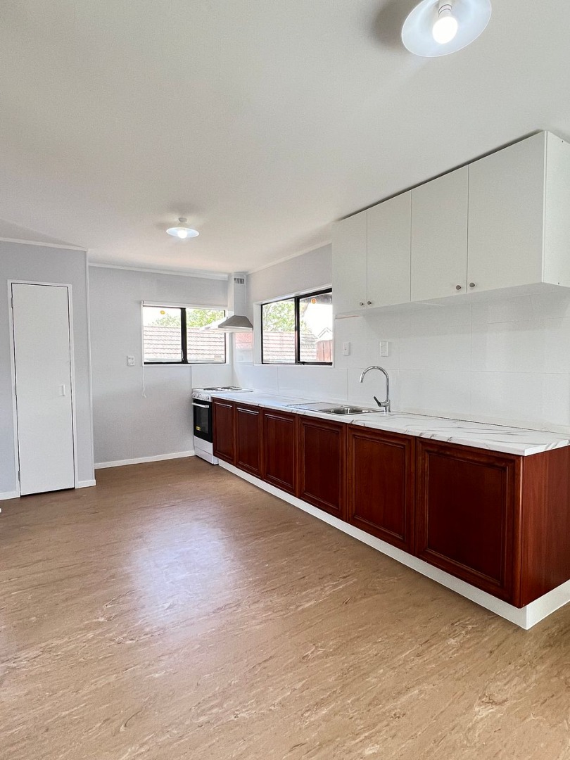 Sunny & Renovated 2-Bedroom Home – Private Backyard in Papakura photo