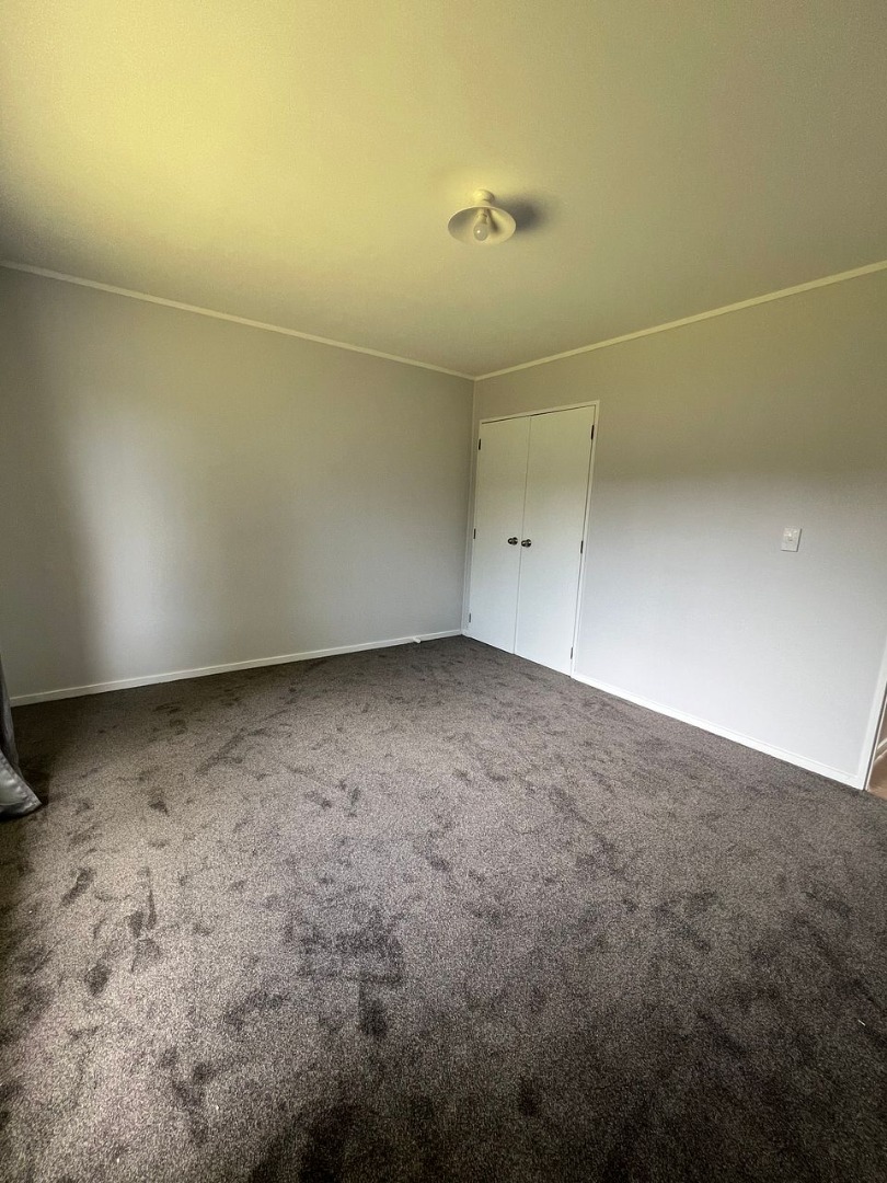 Sunny & Renovated 2-Bedroom Home – Private Backyard in Papakura photo