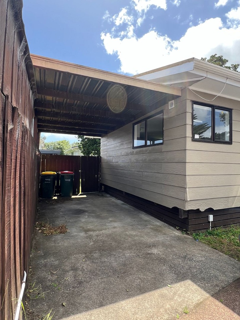 Sunny & Renovated 2-Bedroom Home – Private Backyard in Papakura photo