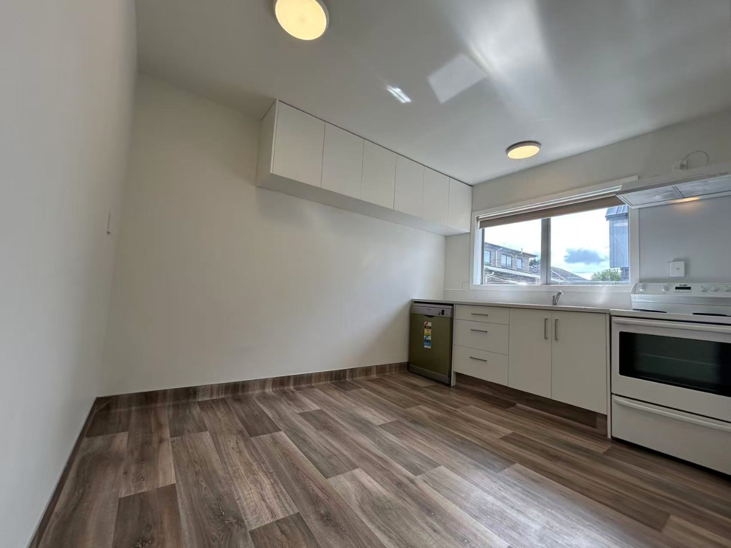 Newly Renovated – Prime Location near Sylvia Park photo