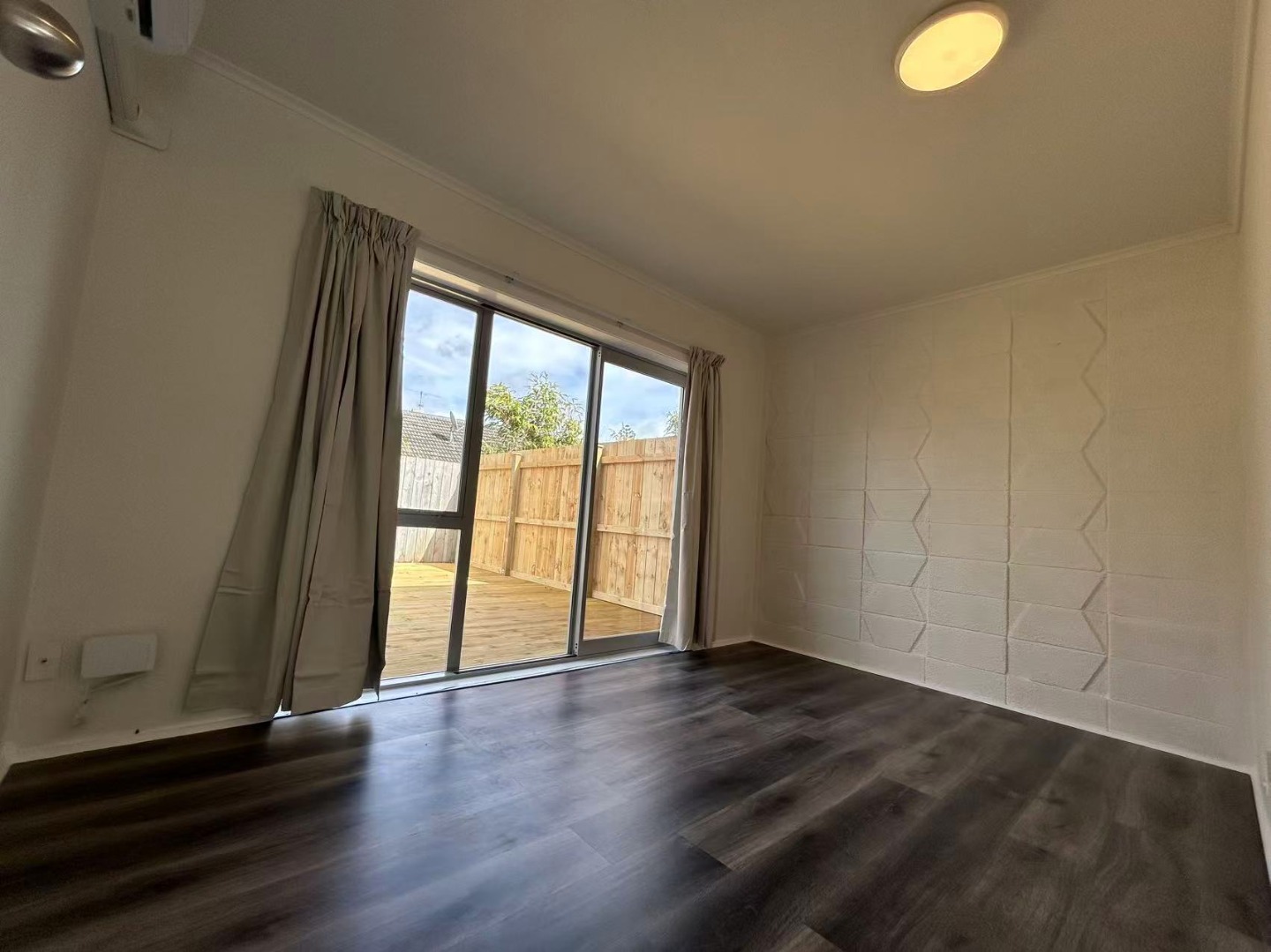 Newly Renovated – Prime Location near Sylvia Park photo