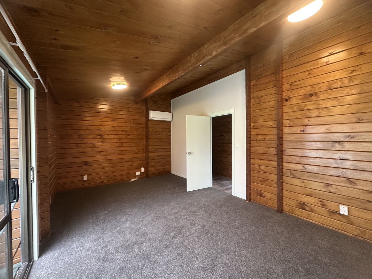 Spacious 4-Bedroom Family Home in Henderson Valley photo