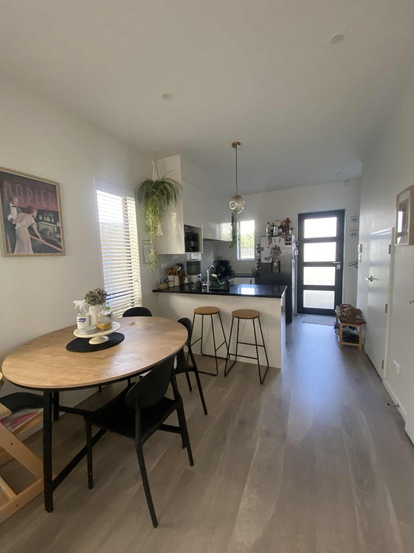 Stylish 3-Bedroom 2.5 bathroom plus a study in Prime Westgate Location photo