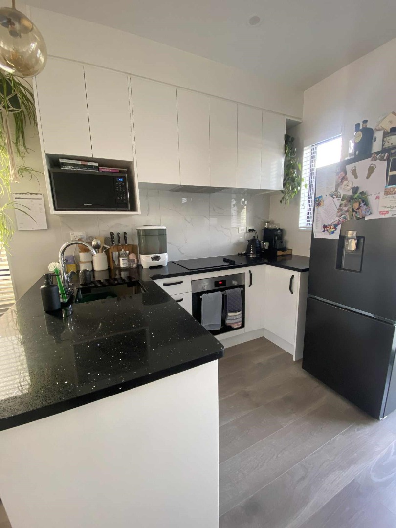 Stylish 3-Bedroom 2.5 bathroom plus a study in Prime Westgate Location photo