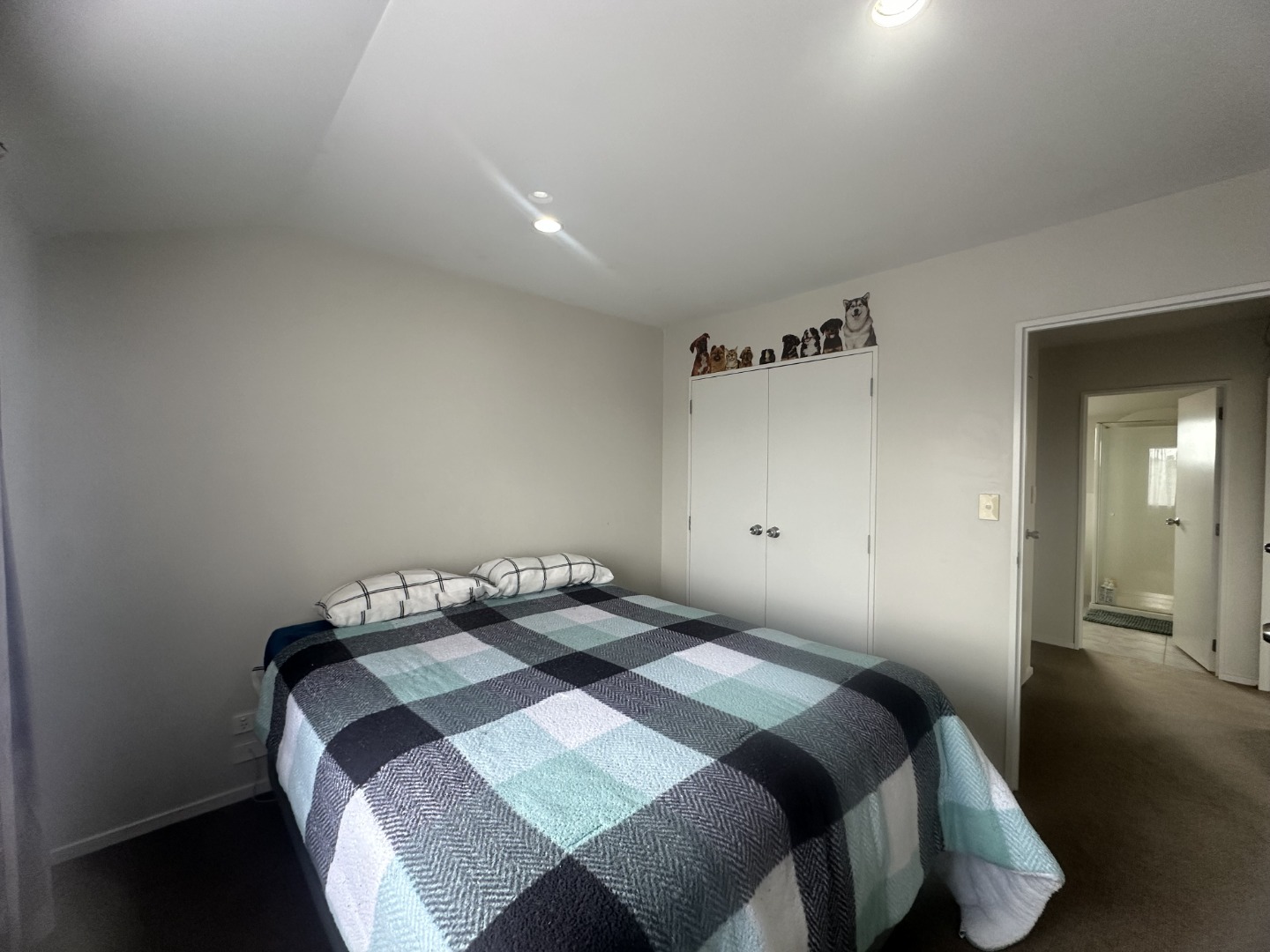 Contemporary 3-Bedroom Townhouse for Rent in Northcross photo