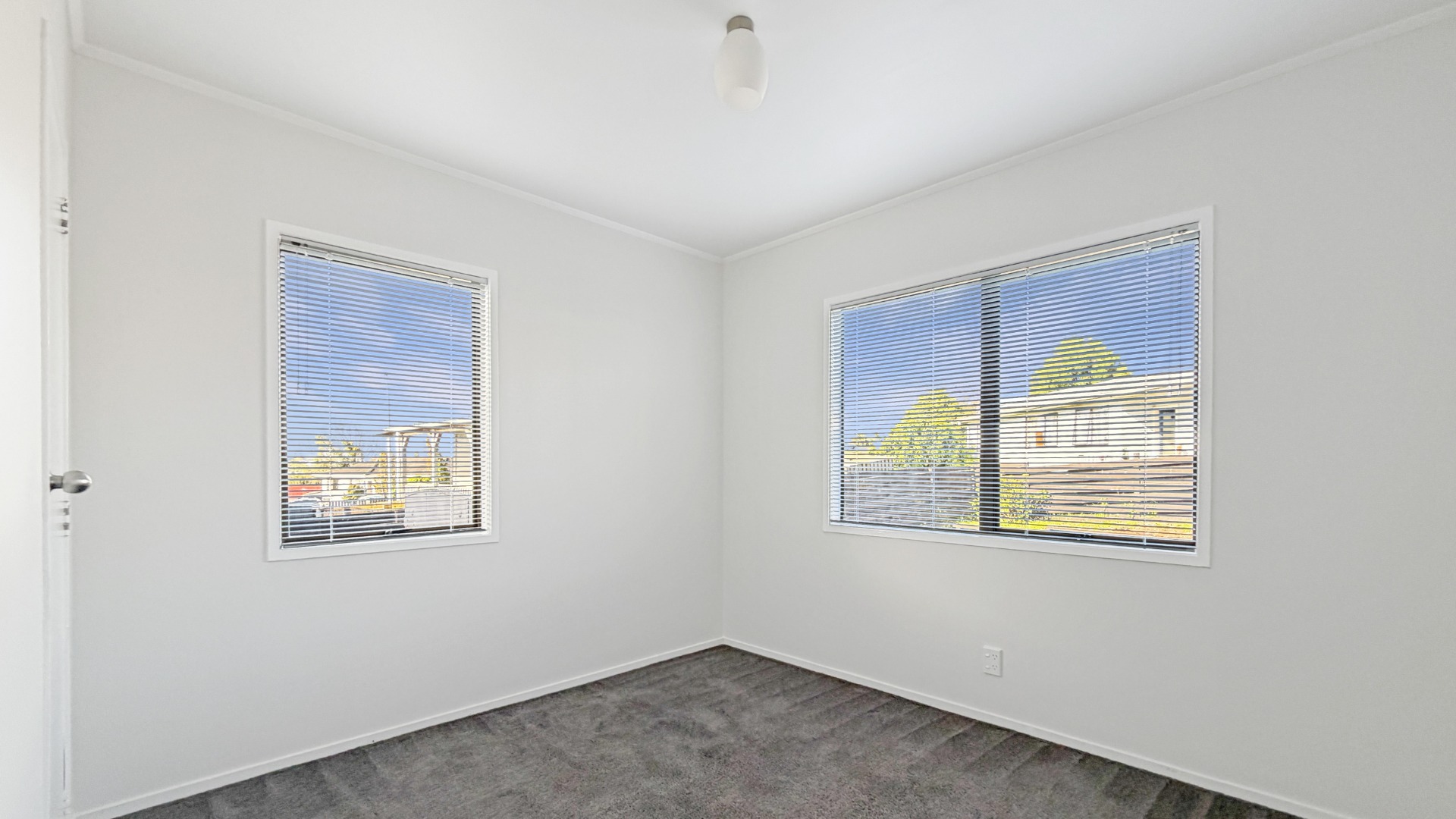 RANDWICK PARK - 3Brm + Rec room + Office + Covered Deck/BBQ area photo