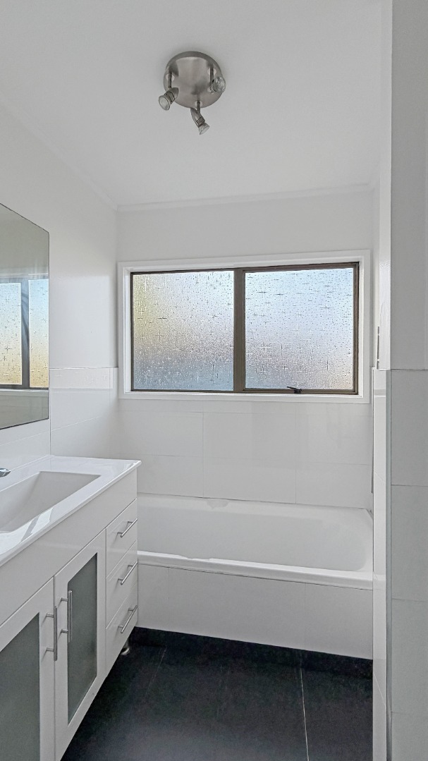 RANDWICK PARK - 3Brm + Rec room + Office + Covered Deck/BBQ area photo