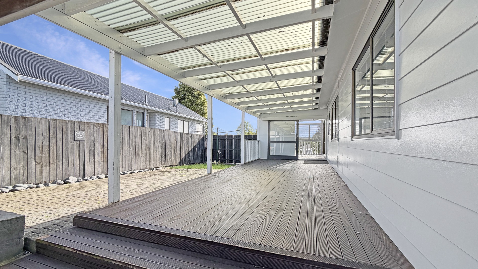 RANDWICK PARK - 3Brm + Rec room + Office + Covered Deck/BBQ area photo
