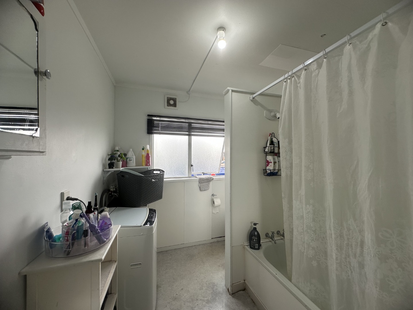 Affordable 2 bedroom unit in Onehunga photo