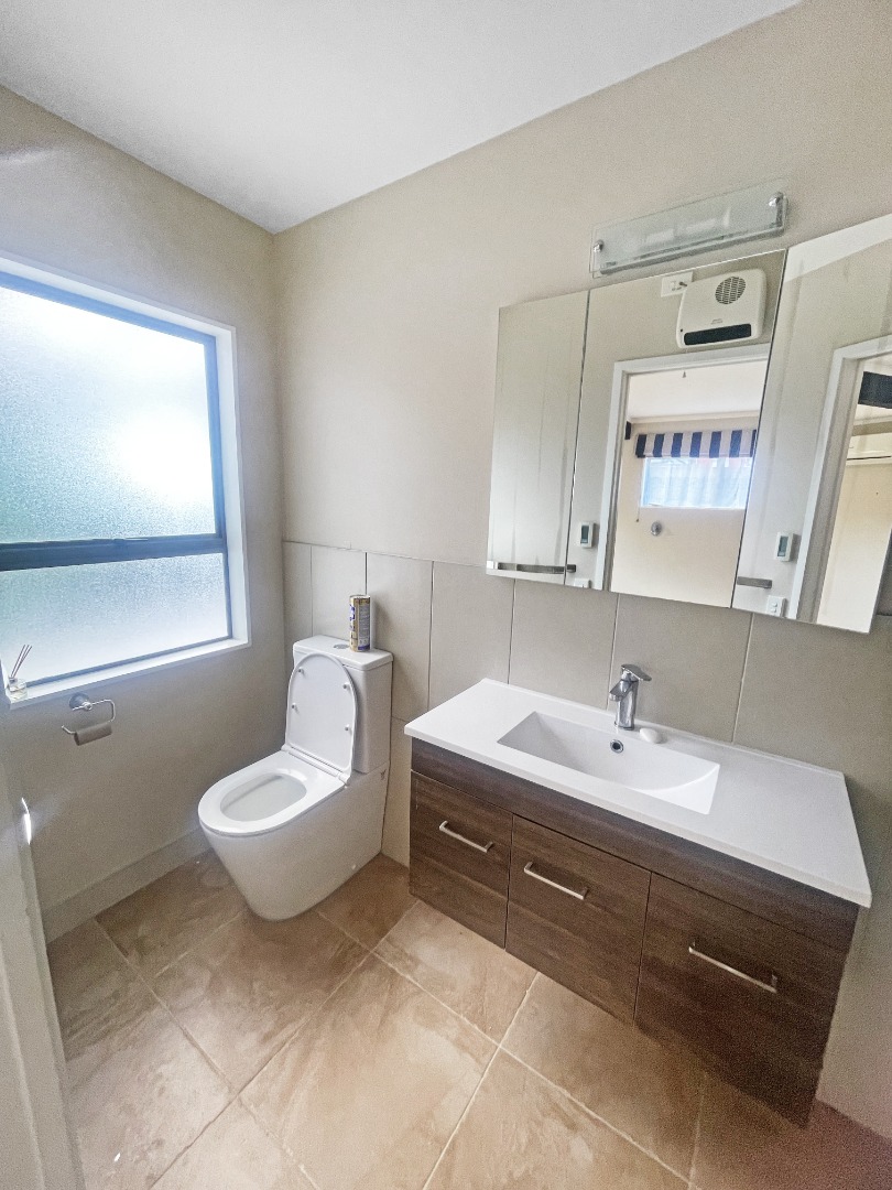 4Bed Family home + Self-Contained 1Bed  photo