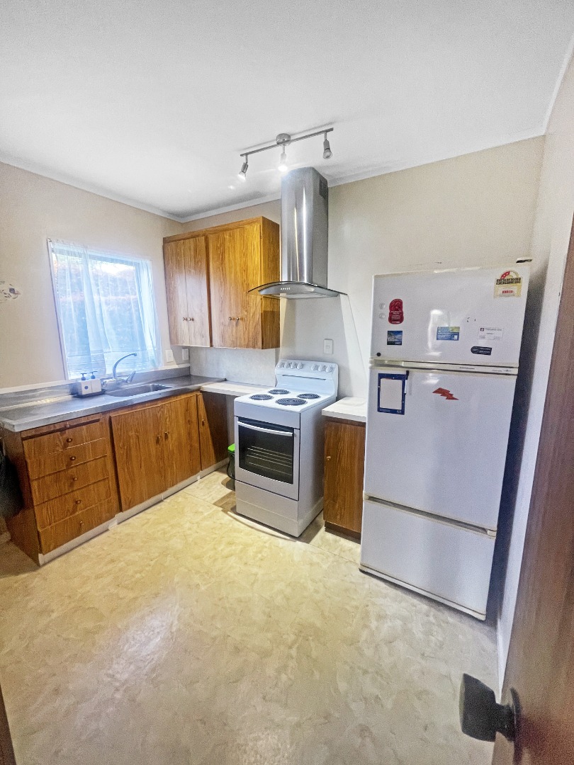 4Bed Family home + Self-Contained 1Bed  photo