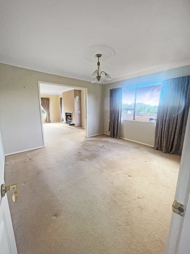 4Bed Family home + Self-Contained 1Bed  photo