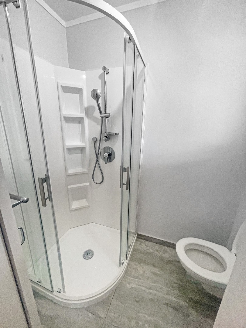 4Bed Family home + Self-Contained 1Bed  photo