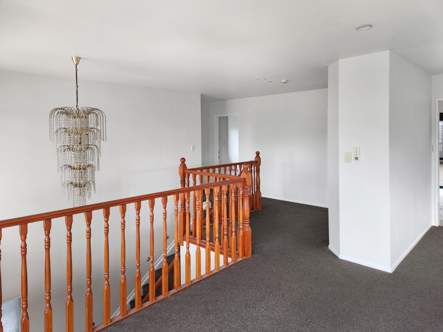 Manukau Heights - 4 brm, 2 bathroom photo