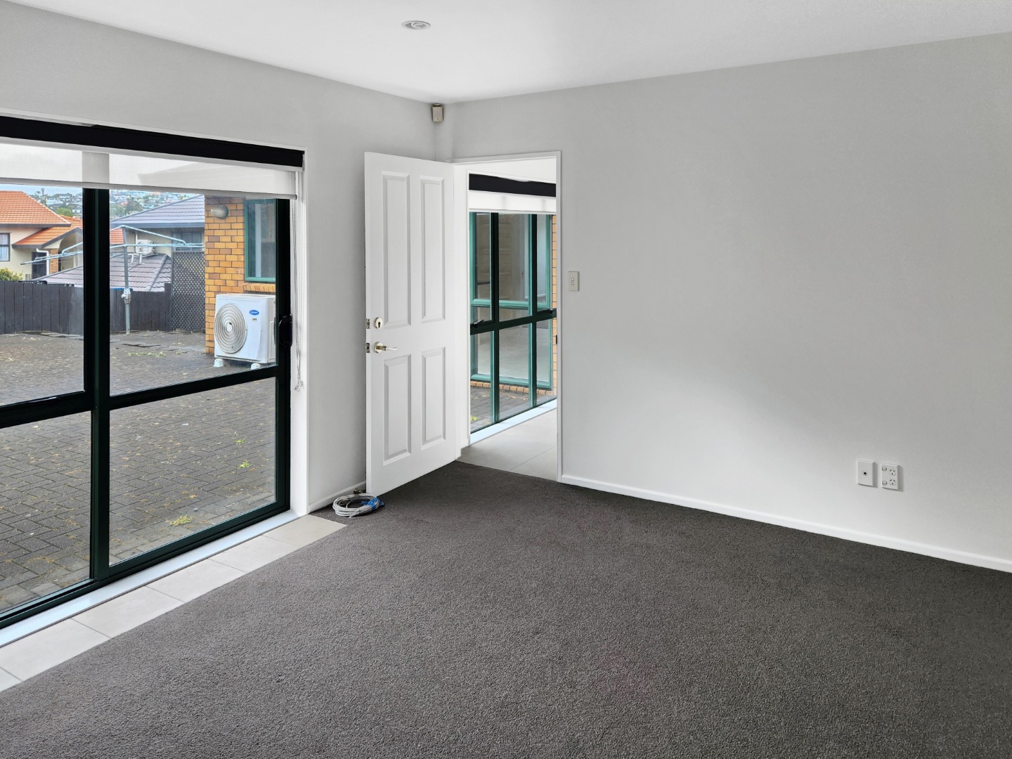 Manukau Heights - 4 brm, 2 bathroom photo