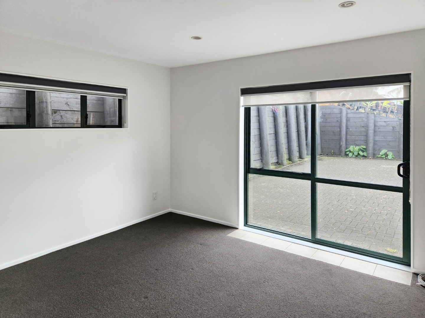 Manukau Heights - 4 brm, 2 bathroom photo