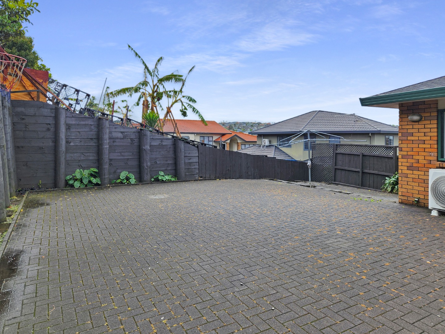 Manukau Heights - 4 brm, 2 bathroom photo