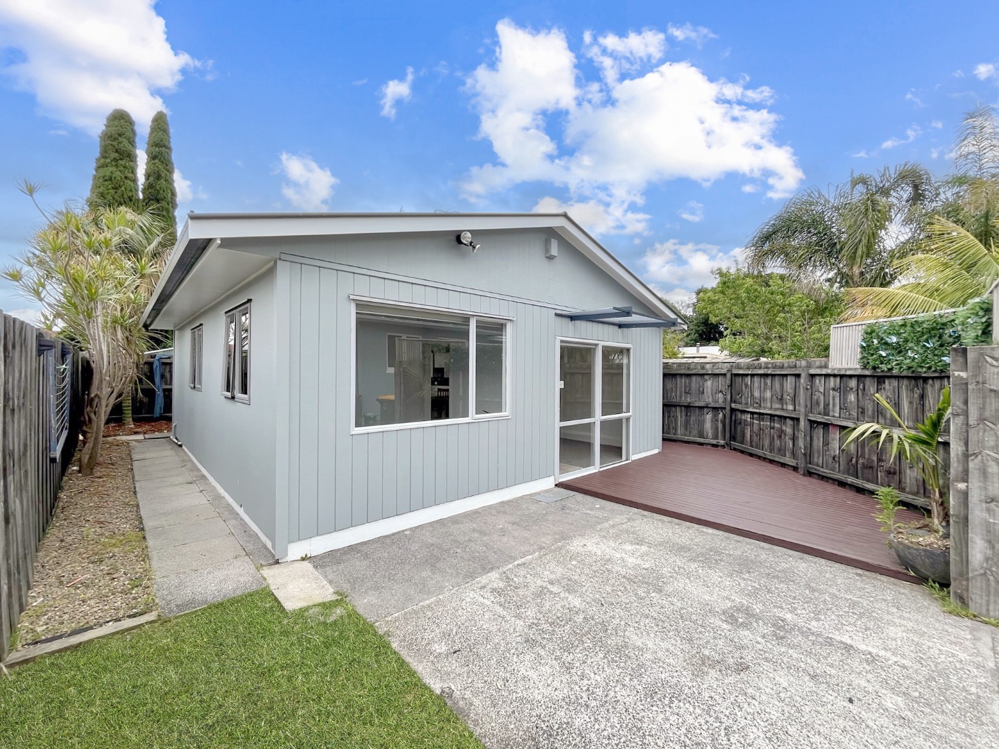 Mangere Bridge - Freshly Renovated photo