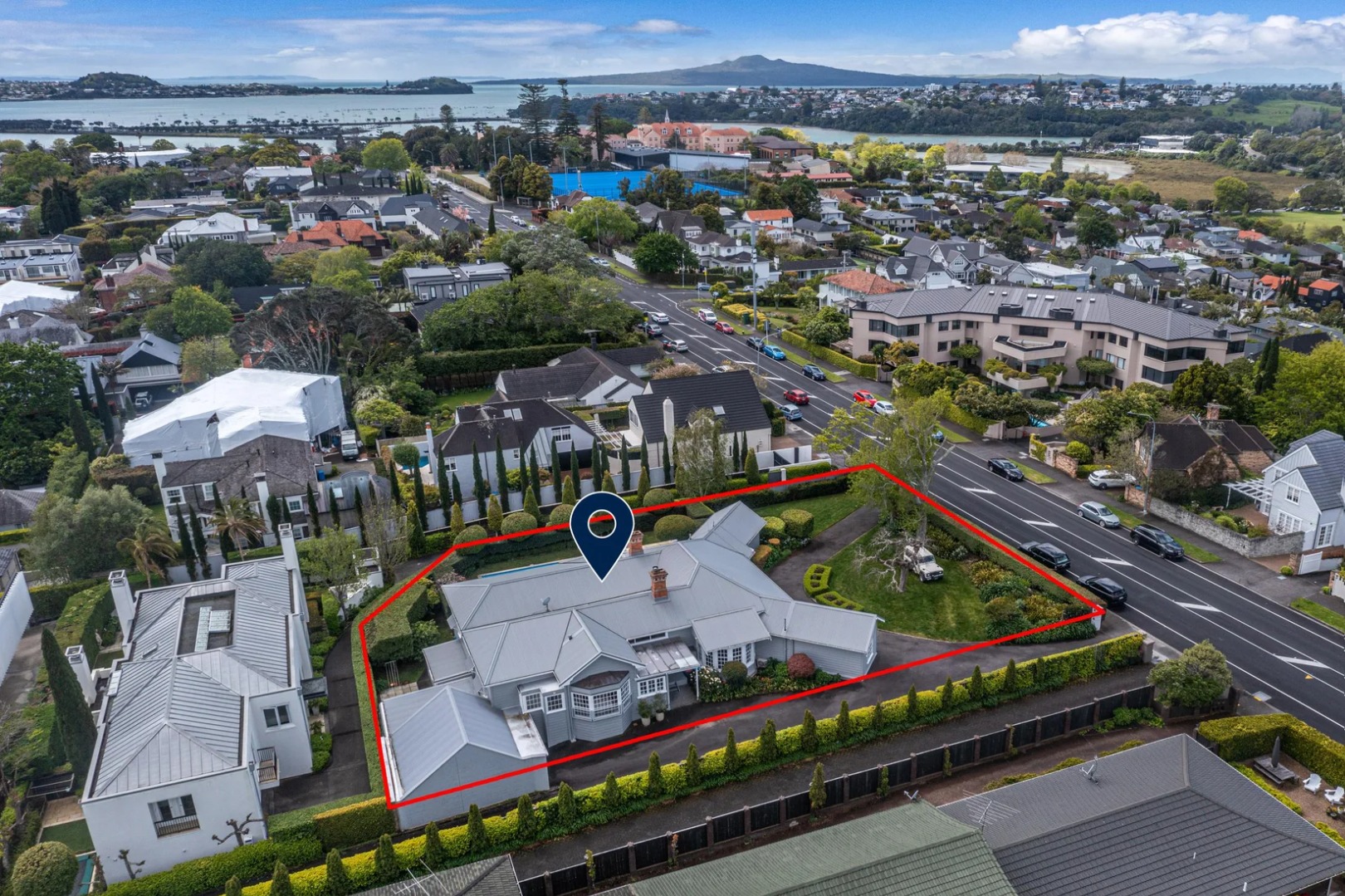 REMUERA - 4 Bedrooms Big House  photo