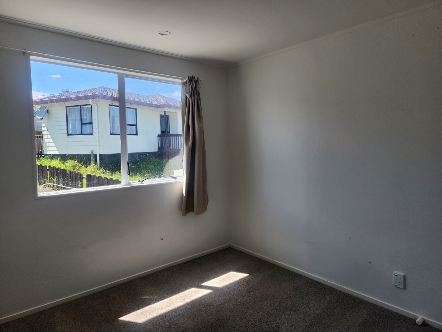 Weymouth - 3 Bedroom Home With Spacious Section photo