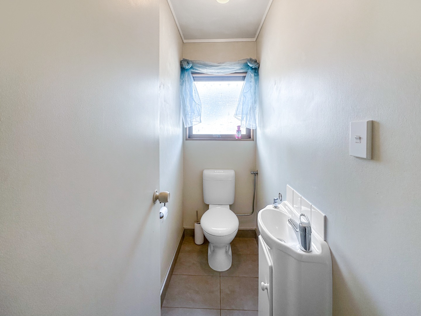 Charming 3-Bedroom Family Home for Lease in Farm Cove photo