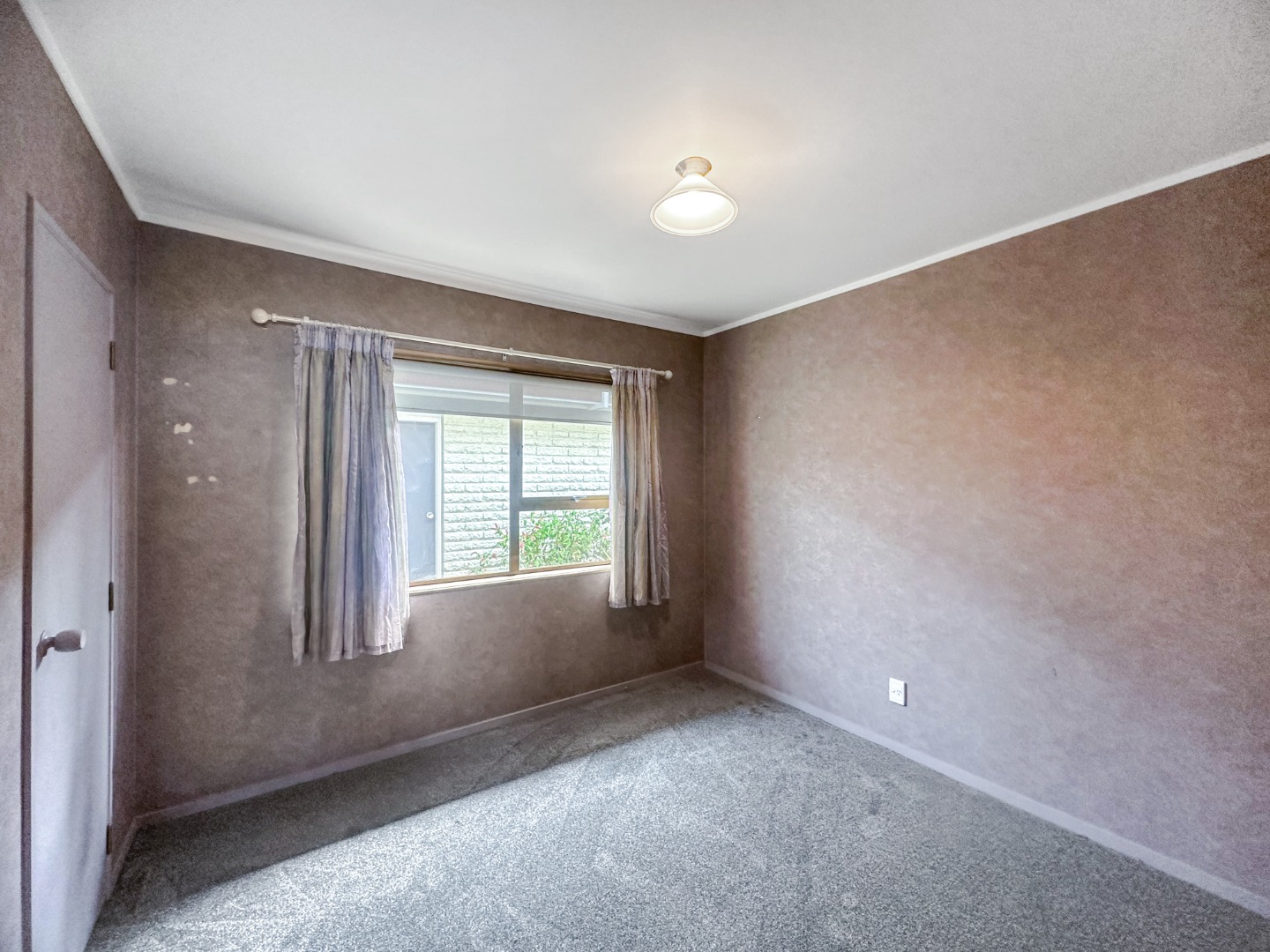 Charming 3-Bedroom Family Home for Lease in Farm Cove photo