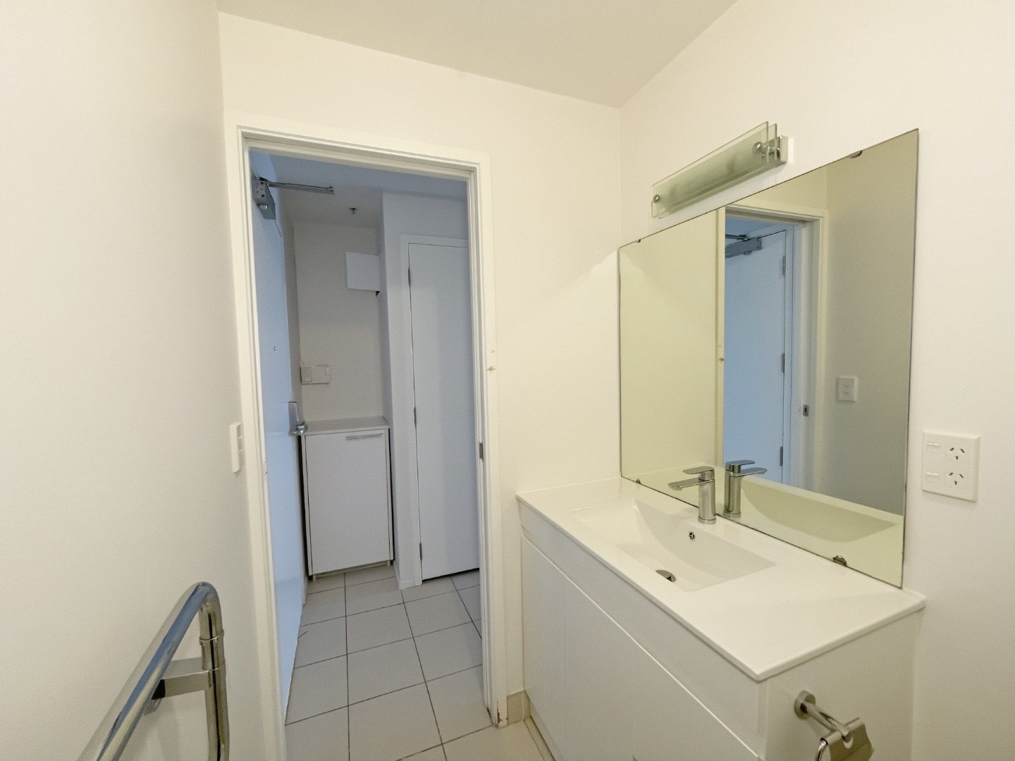 Cozy one bedroom Hobson St apartment  photo