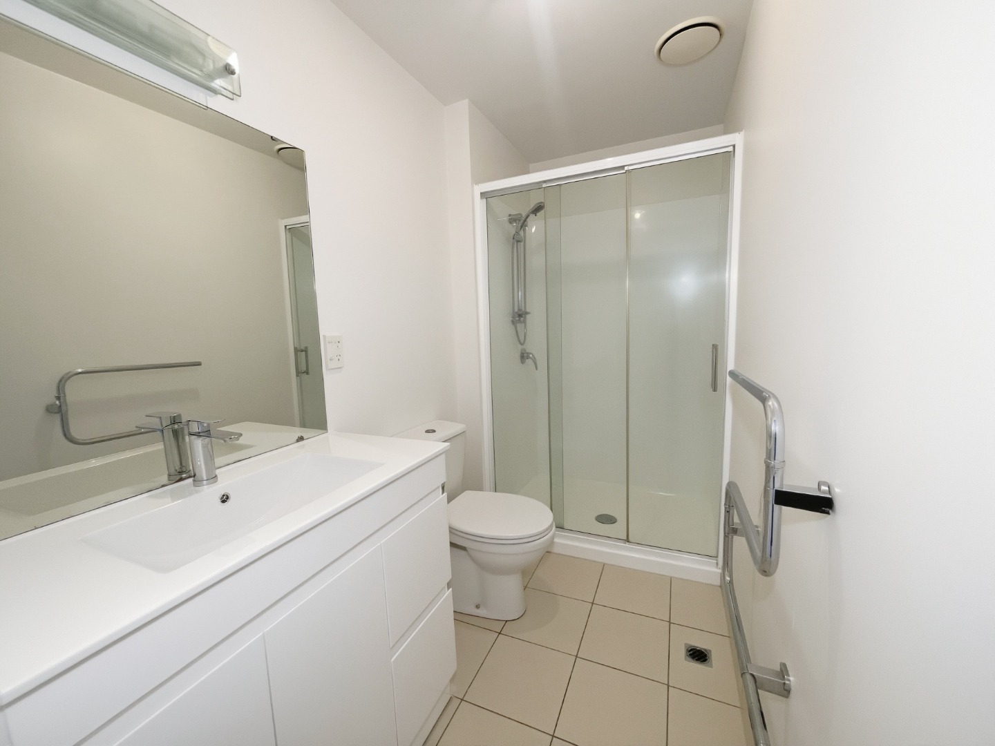 Cozy one bedroom Hobson St apartment  photo