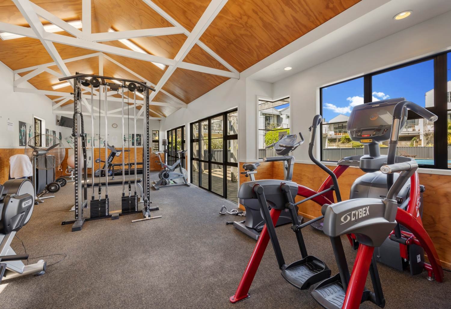 ALBANY - One Bedroom Apartment Opposite Pinehurst School! photo