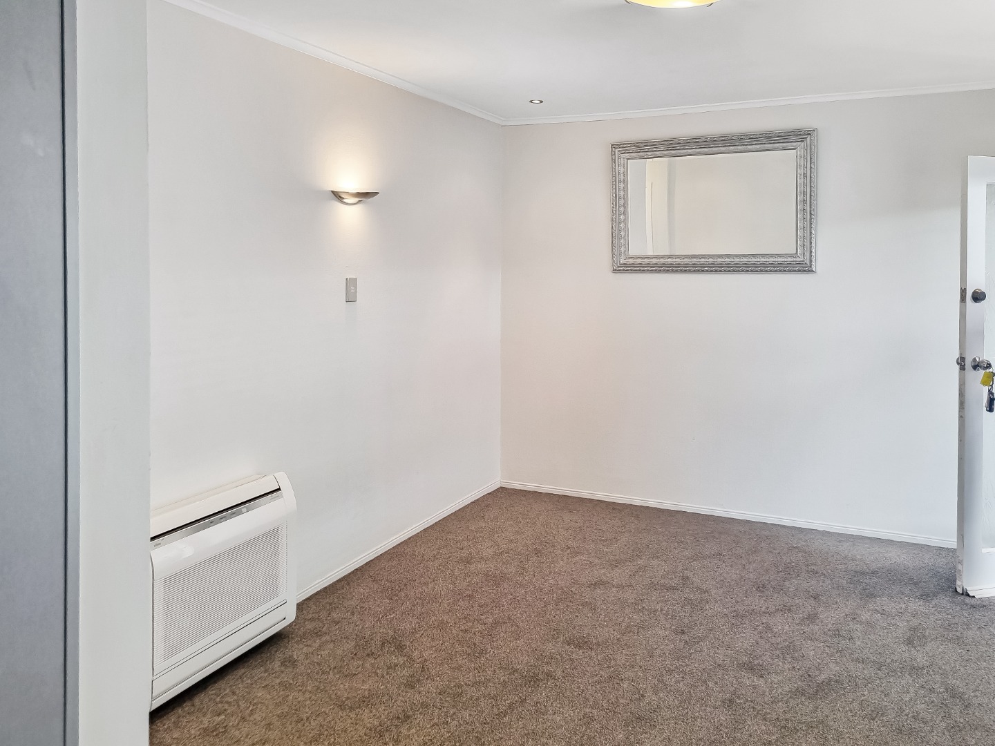 Cute Remuera 2 bdrm private garden and carport photo